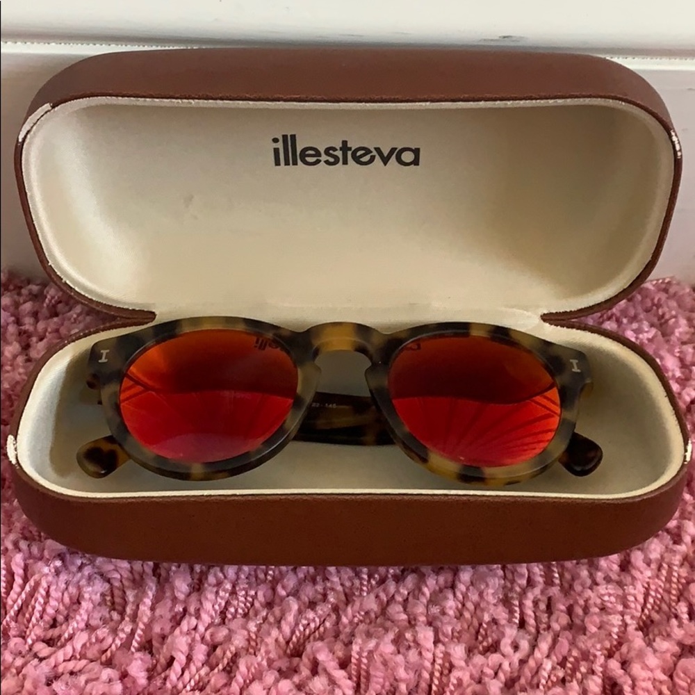 Illesteva Leonard Sunglasses
